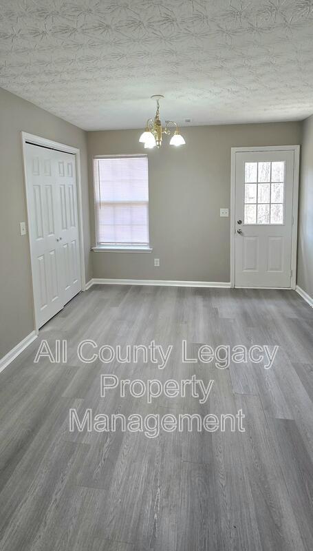 Building Photo - 10107 Clearview Dr NW