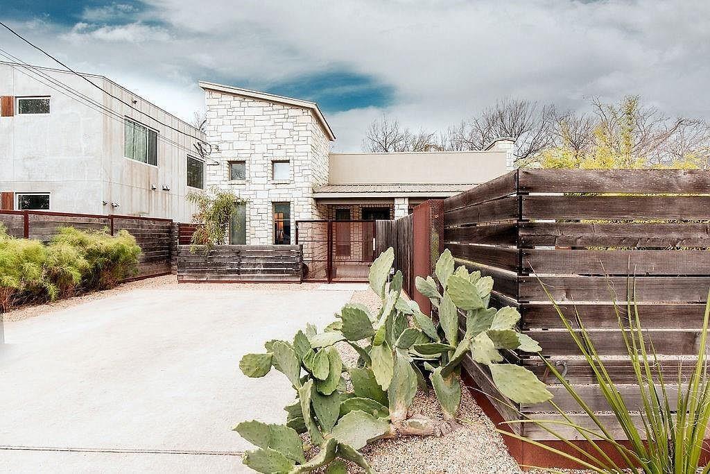 72 San Saba St, Austin, TX 78702 House for Rent in Austin, TX