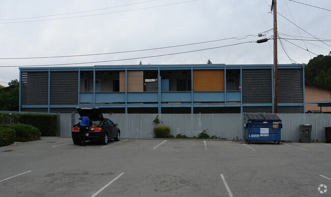 Foto del edificio - 336 Rheem Blvd