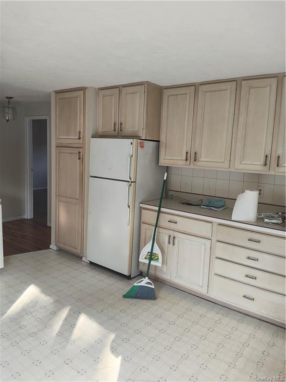 Building Photo - 804 Parr Meadow Dr