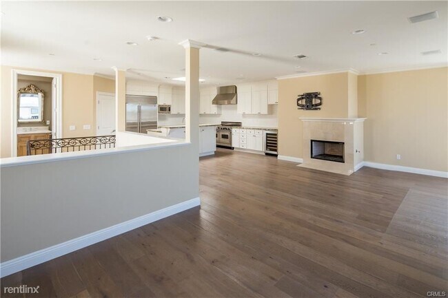 Building Photo - 3 br, 3.5 bath Townhome - 804 Highland Ave