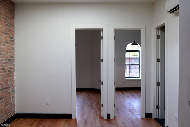 Building Photo - 704 Macdonough St