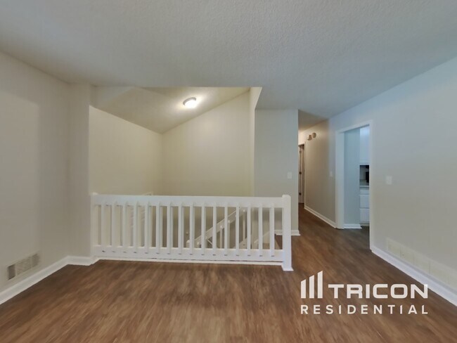 Foto del edificio - 1025 Brenton Dr NW