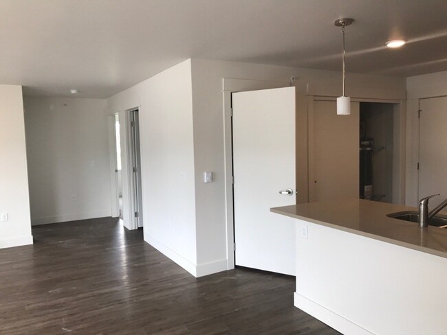 Foto del edificio - Explorer Units: 2 Bedrooms 1 Bathroom