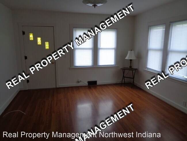 Building Photo - 2 br, 1 bath House - 394 E. State Road 2