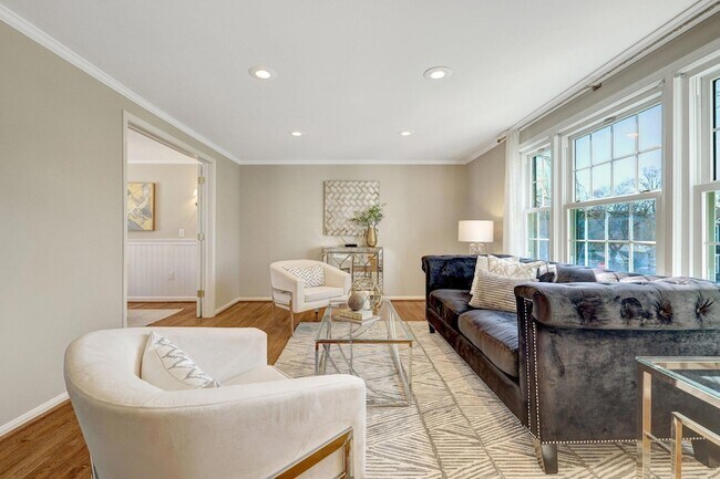 Foto del edificio - 2015 Freedom Ln