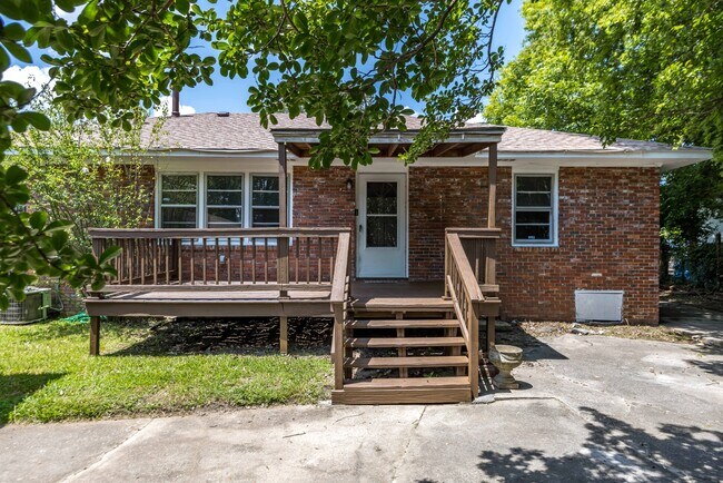Building Photo - 3824 Forrest Rd