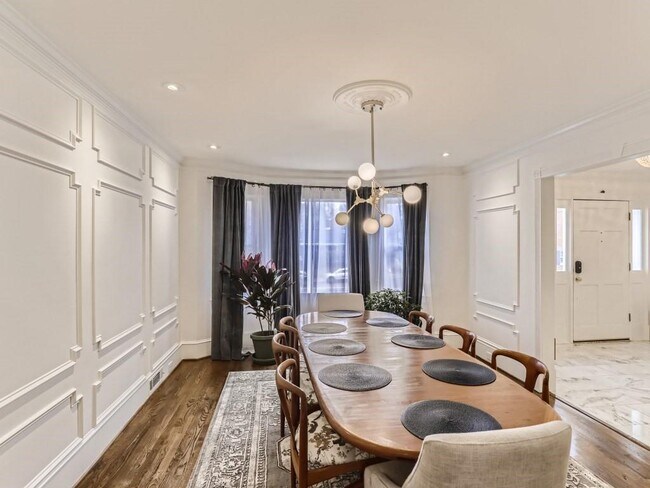 Foto del edificio - 5379 Trentham Dr