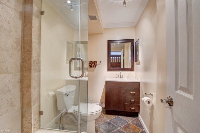 Foto del edificio - 2 br, 2 bath Apartment - 8 Royal Palm Way