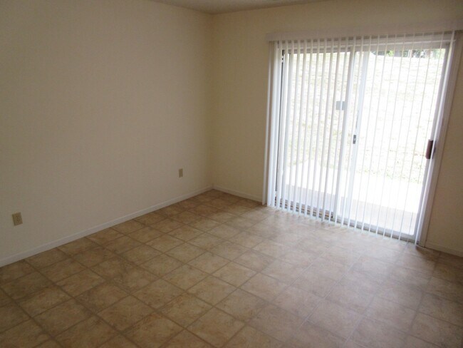 Building Photo - 4901-4903 W. Millbrook Dr.