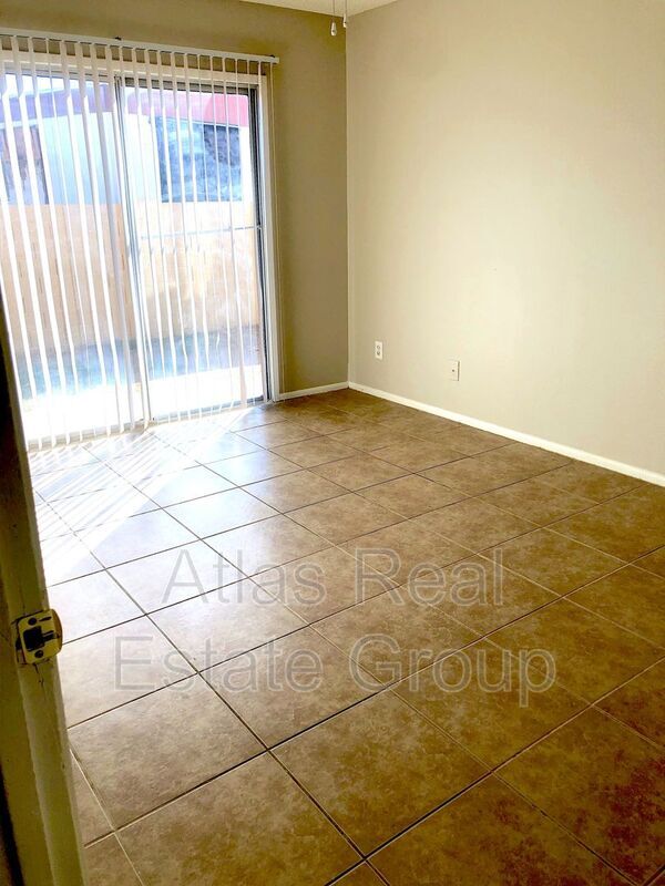 Building Photo - 1861 N Spring