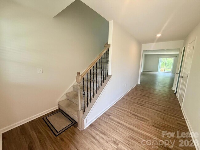 Foto del edificio - 2834 Oldfield Dr