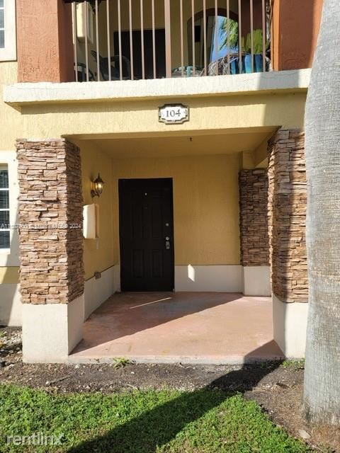 Foto del edificio - 3 br, 2 bath House - 3395 NE 9th Dr Unit 104