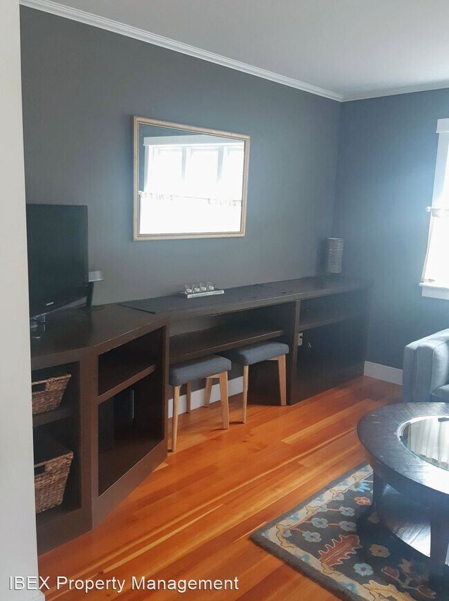 Foto del edificio - 3 br, 2 bath House - 228 West 8th Street