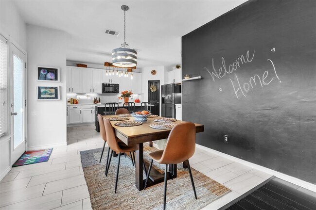 Building Photo - 2844 Mission Tejas Dr