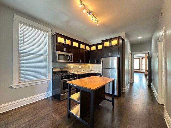 Foto del edificio - 3444 W Wrightwood Ave