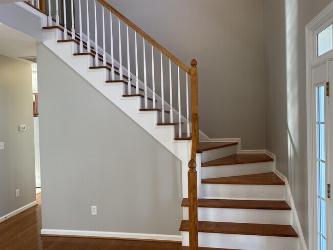 Building Photo - 256 Fiddlers Knoll Ct