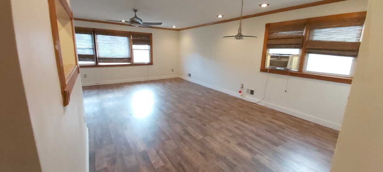 Living room - 217 Custer Ave