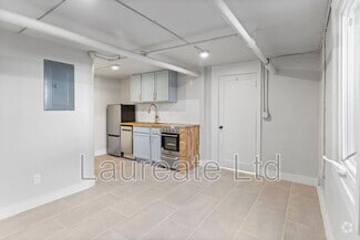 Building Photo - 1050 N Pearl St