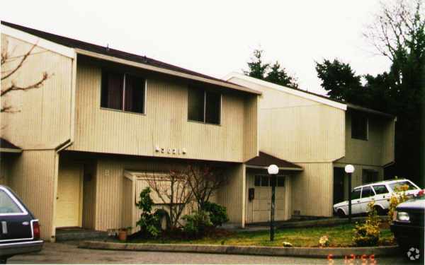 Primary Photo - 3021 Bridgeport Way W