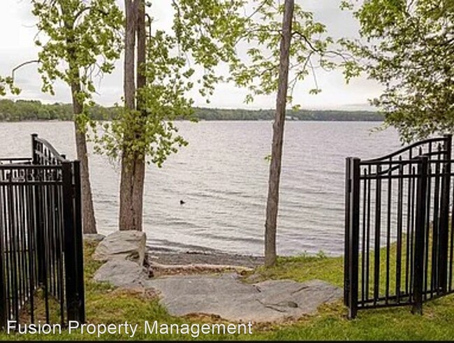 Building Photo - 3 br, 3 bath House - 451 Appletree Point Rd