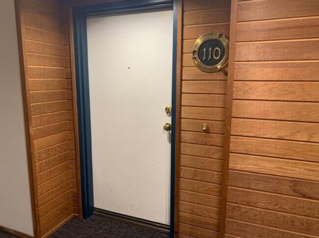 Foto del edificio - UPSCALE 2 BEDROOM CONDO WITH FIREPLACE, PO...