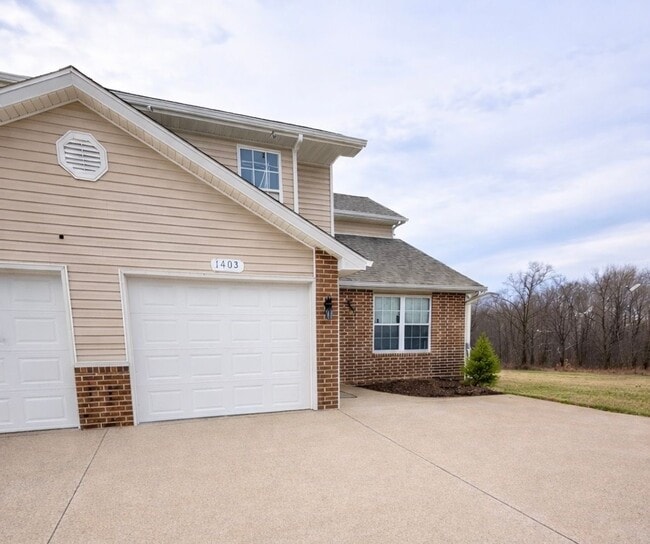 Building Photo - 1401-1403 Bodie Dr