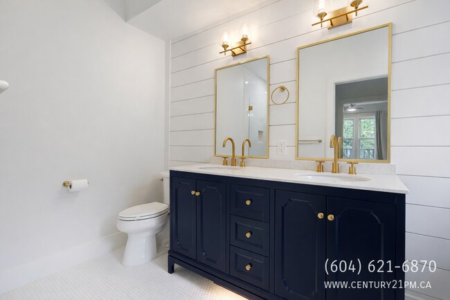 Photo du bâtiment - 34758 Clayburn Rd