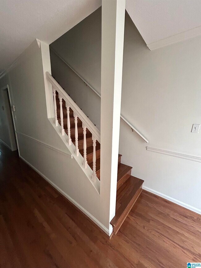 Foto del edificio - 1699 Ashwood Ln