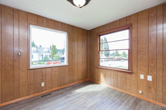 Building Photo - Updated 3 Bedroom in Everett