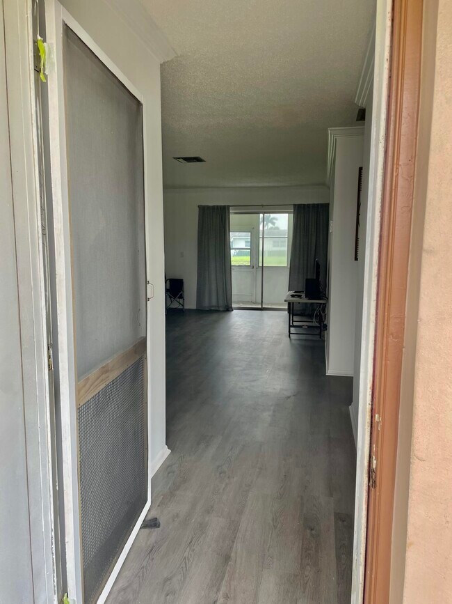 Foto del edificio - 2715 W Dudley Dr