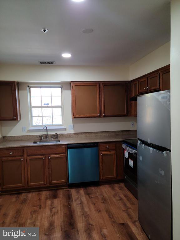 Foto del edificio - 1072 Spring Valley Ct