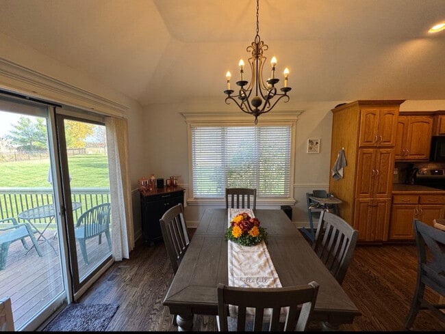 Building Photo - 1380 Stone Creek Dr