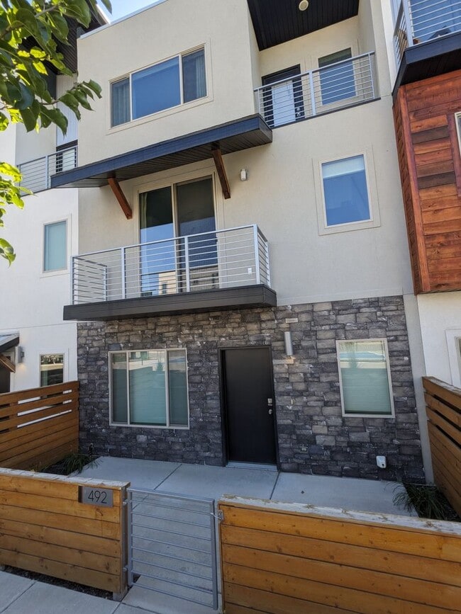 Building Photo - 492 W 2200 N