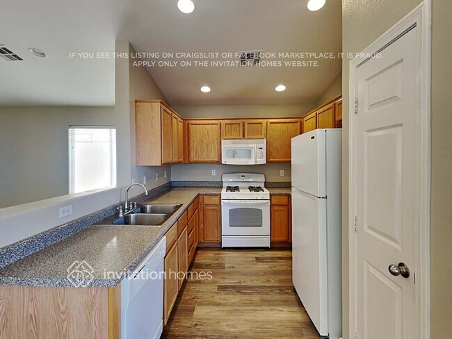 Foto del edificio - 426 Waterbrook Dr