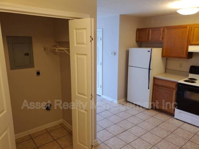 Building Photo - Martha Glass Drive-1058 & 1060 - 1058