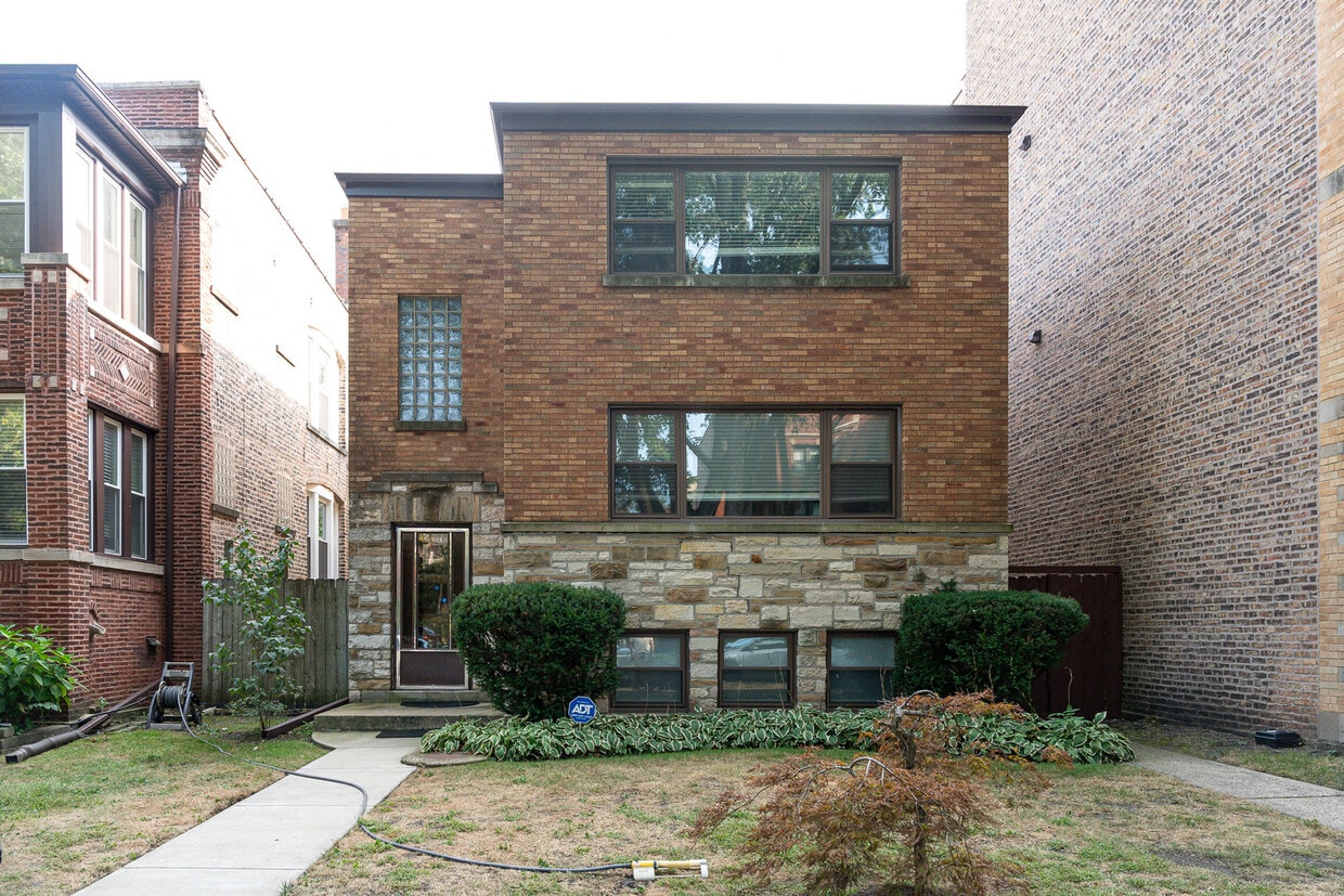 Primary Photo - 1843 W Lunt Ave