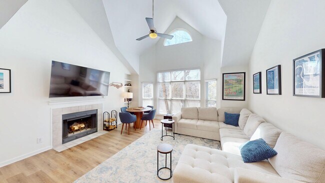 Photo - 521 N Graham St Apartment