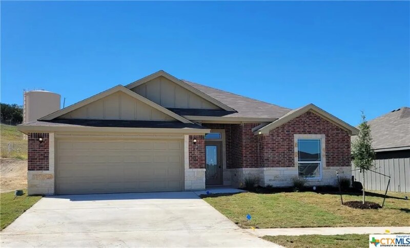 Primary Photo - 210 Fawn Ridge Dr