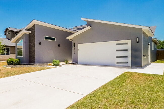 Building Photo - 3906 Bogie Way