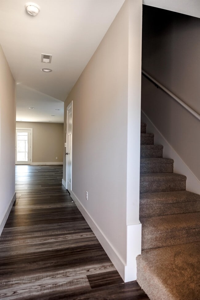 Building Photo - 536 Nova Ln