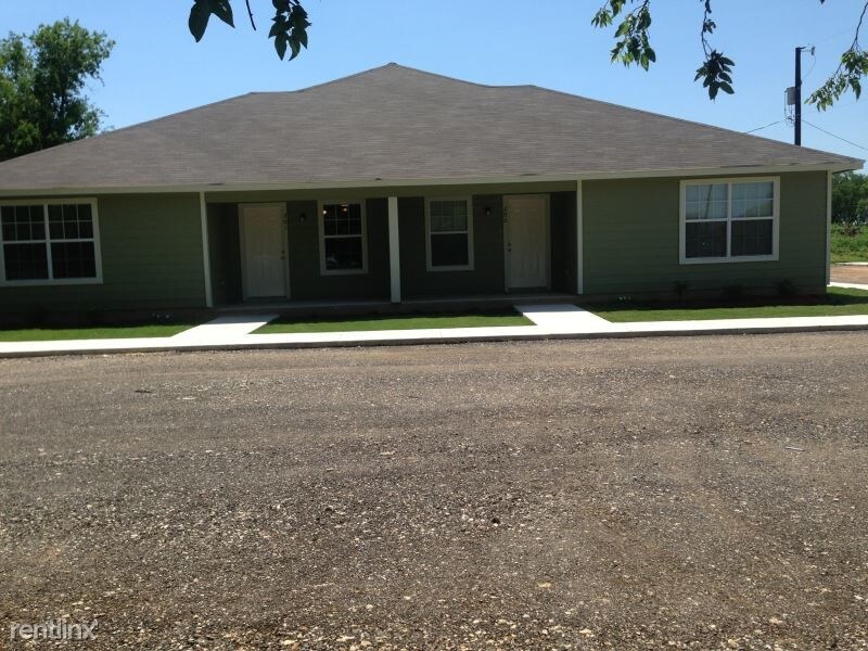 Foto principal - 3 br, 2 bath Apartment - 19839 Clayton Street