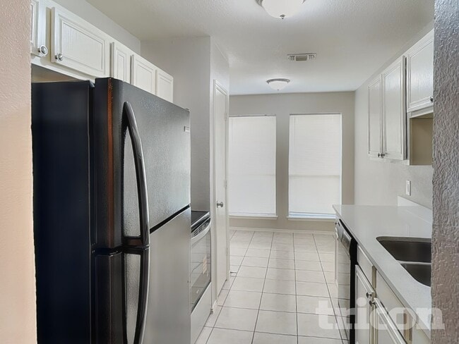 Building Photo - 2709 Star Ave