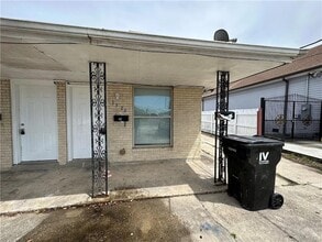 Building Photo - 3525 Jackson Blvd