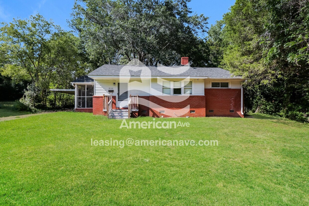 Primary Photo - 606 Fleetwood Cir