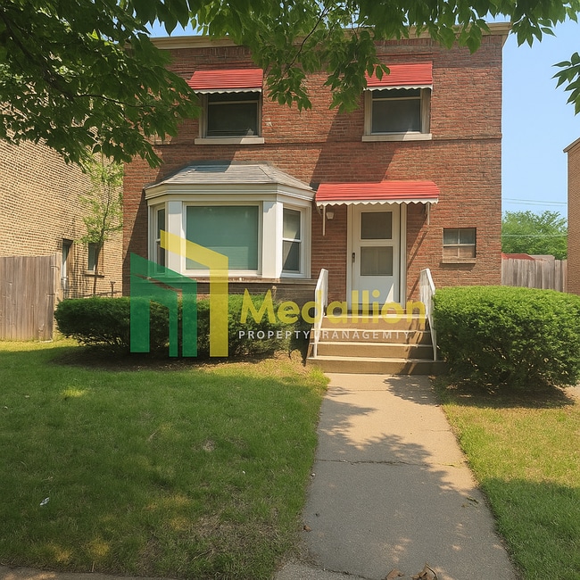 Building Photo - Charming 4BR Home with Spacious Layout, Mo...