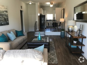 Foto principal - 14805 Magnolia Blvd