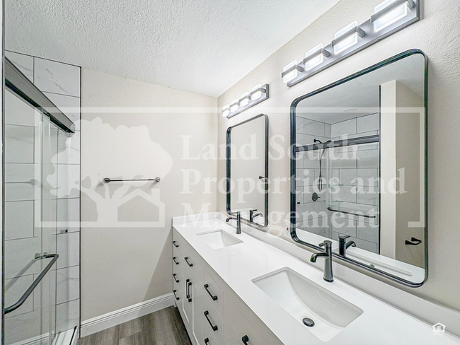 Foto del edificio - 1631 Monterey Ln