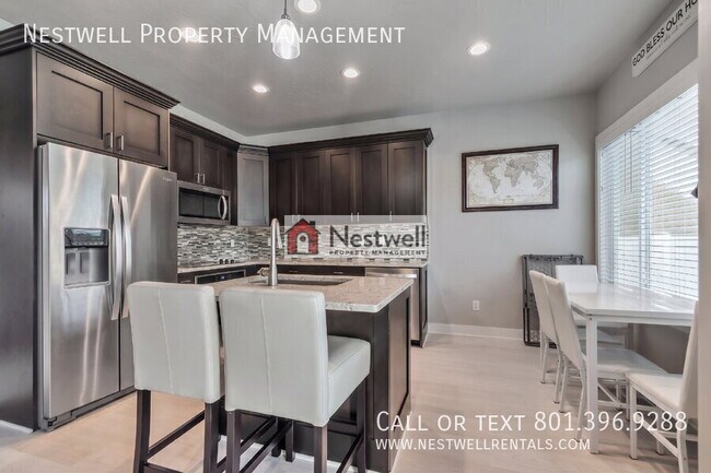 Building Photo - 194 E White Spruce Cv