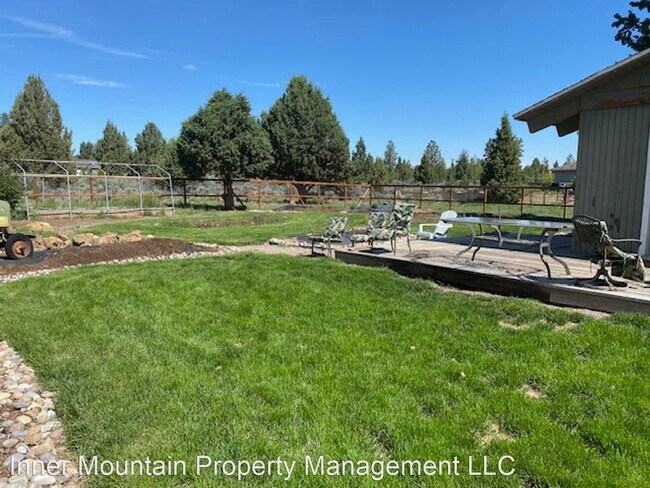 Building Photo - 3 br, 2 bath House - 60101 Sweetgrass Ln